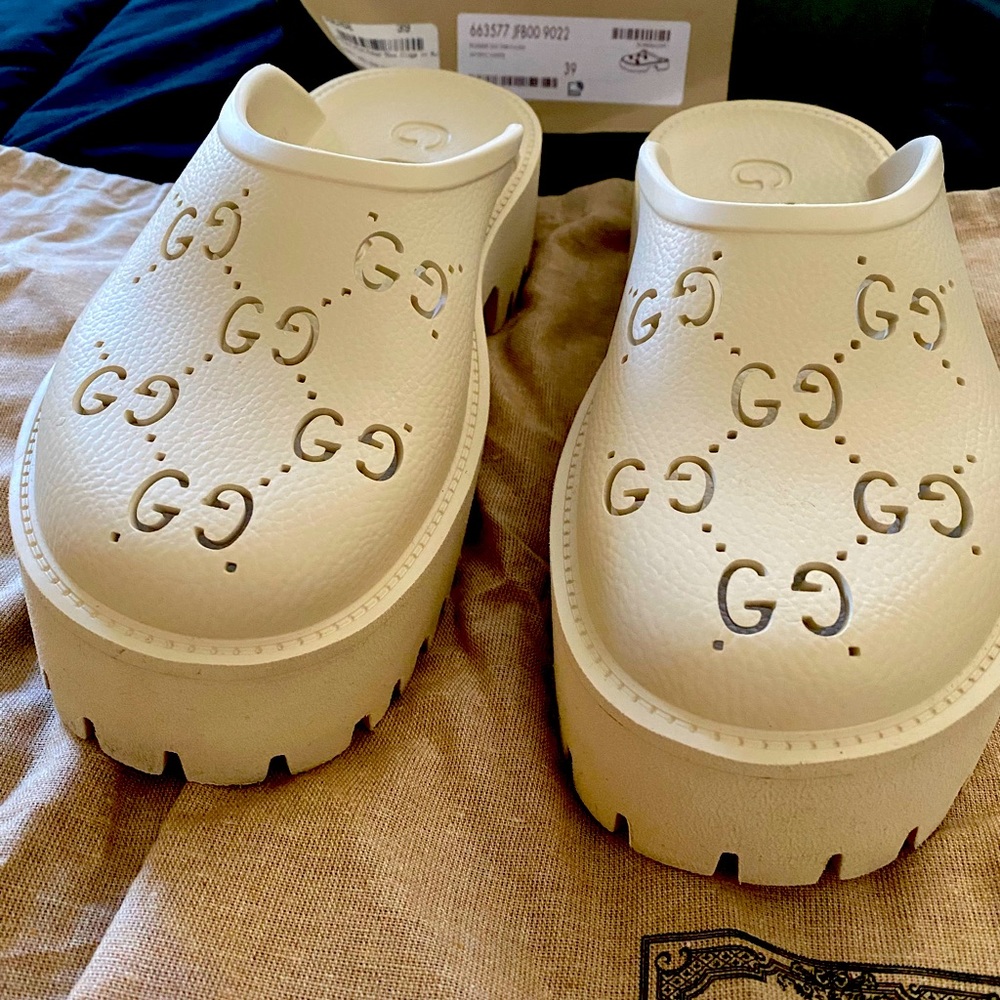 Gucci platform croc